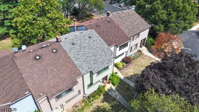 466 Brookside Ln, Hillsborough Twp., NJ 08844