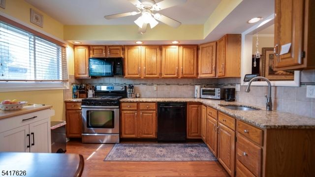 466 Brookside Ln, Hillsborough Twp., NJ 08844