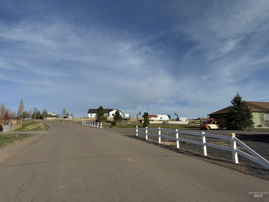 140 Syringa Loop, Shoshone, ID 83352