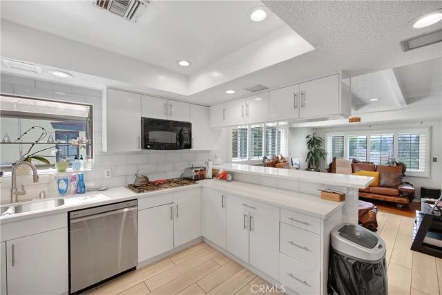 3859 Hollyview Terrace, Culver City, CA 90232