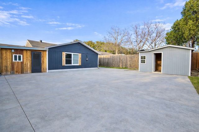 312 Halsey Street, Dallas, TX 75224