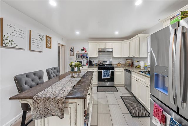 631 Fairview Avenue, Bridgeport, CT 06606