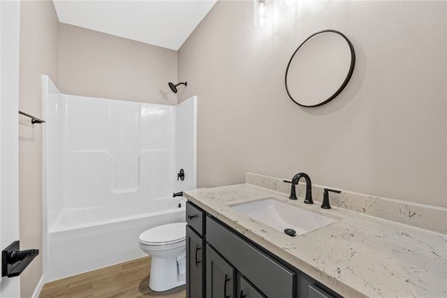 1505 38th Street SE, Cedar Rapids, IA 52403