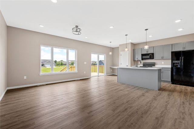 1505 38th Street SE, Cedar Rapids, IA 52403