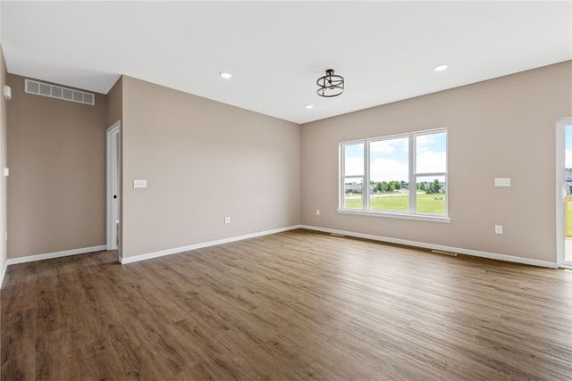 1505 38th Street SE, Cedar Rapids, IA 52403