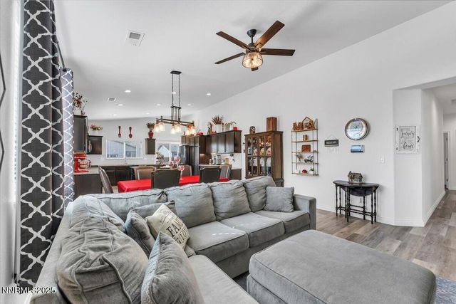 18722 Knott Crk Court, Reno, NV 89508