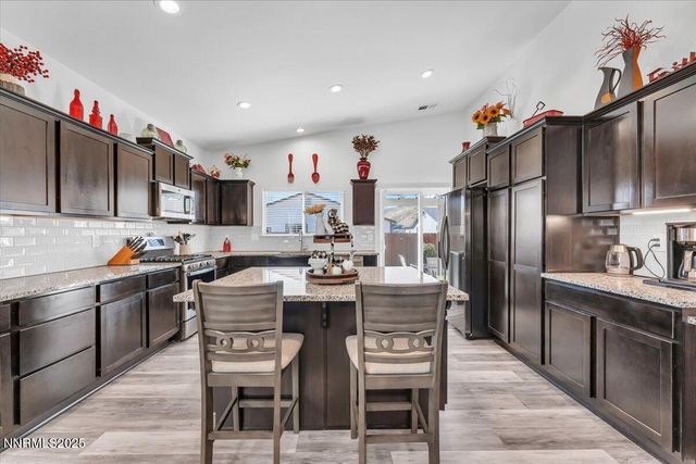 18722 Knott Crk Court, Reno, NV 89508