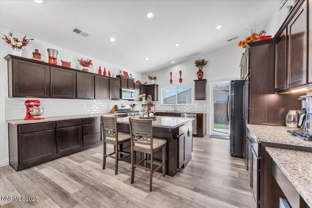 18722 Knott Crk Court, Reno, NV 89508