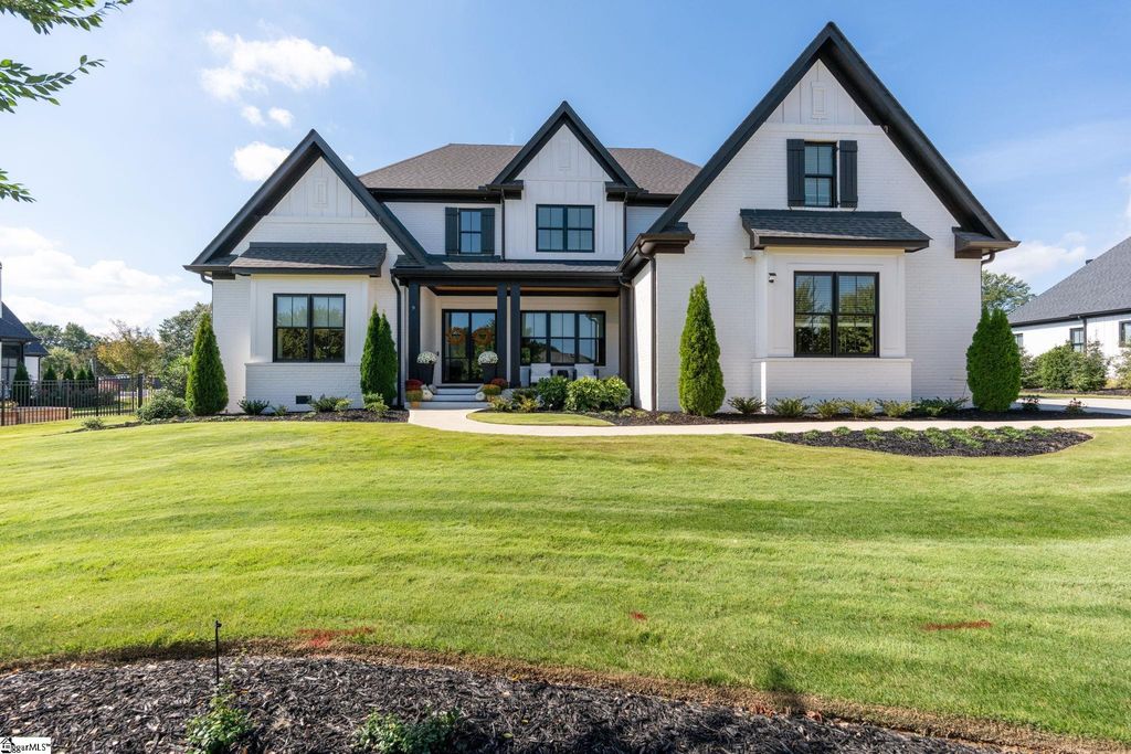 Image 1 of property listing at 9 Vicinity Lane, Greenville, SC 29615