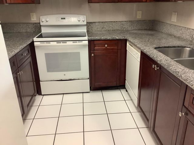 105 Deer Creek Road 205, Deerfield Beach, FL 33442