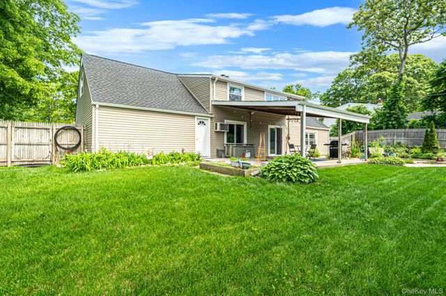 14 Lehigh Lane, Farmingville, NY 11738
