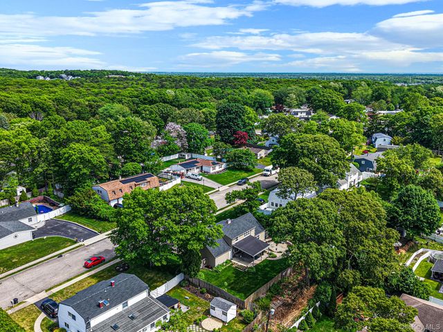 14 Lehigh Lane, Farmingville, NY 11738