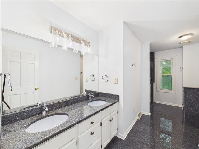 3686 STUBAI Trail, Rockford, IL 61114