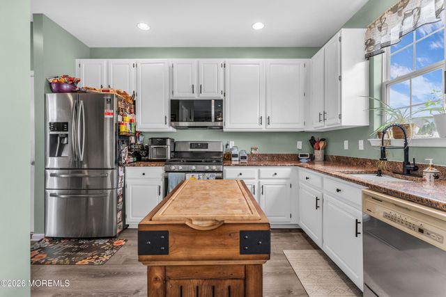 201 10th Avenue, Manchester, NJ 08759