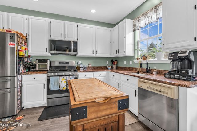 201 10th Avenue, Manchester, NJ 08759
