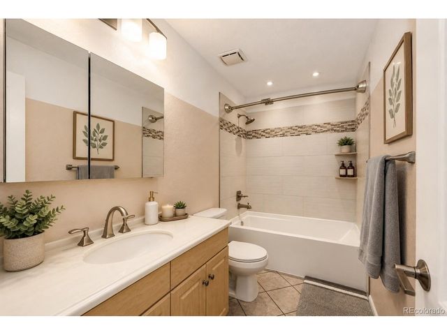 3808 S Evanston St, Aurora, CO 80014