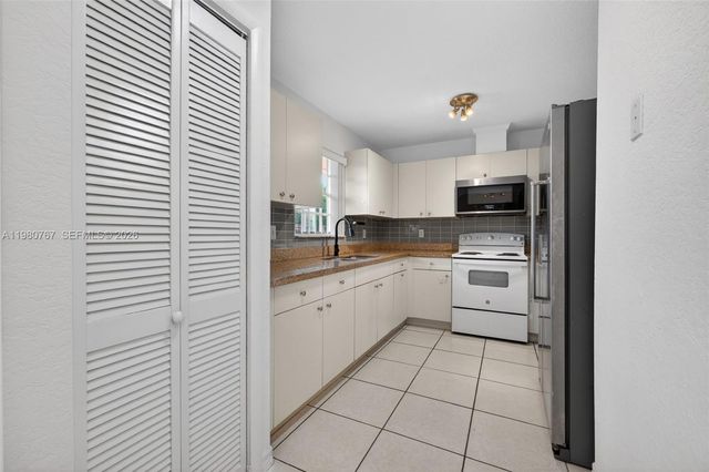 1700 SW 97th Ave, Miramar, FL 33025