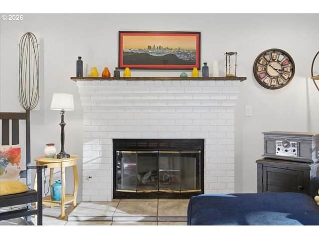 1235 Nw COUNTRYSIDE Ct, Mc Minnville, OR 97128