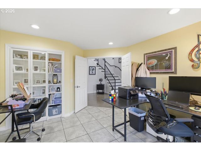 1235 Nw COUNTRYSIDE Ct, Mc Minnville, OR 97128