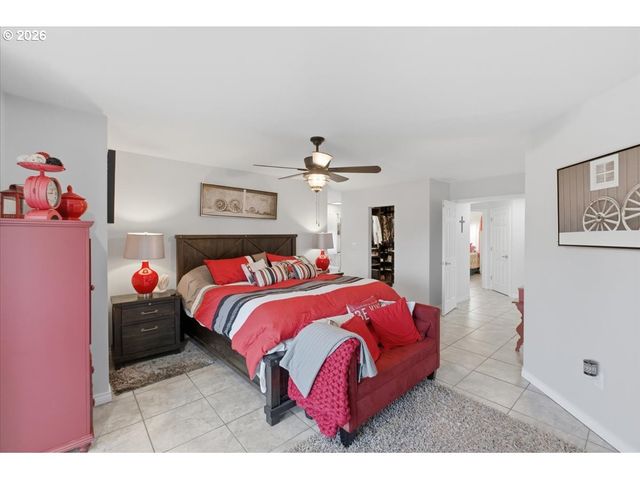 1235 Nw COUNTRYSIDE Ct, Mc Minnville, OR 97128
