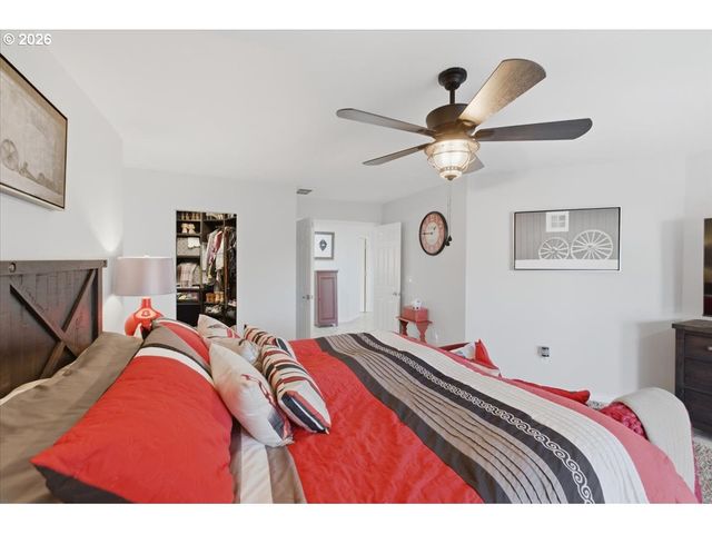 1235 Nw COUNTRYSIDE Ct, Mc Minnville, OR 97128