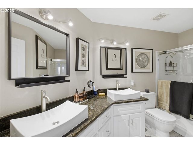 1235 Nw COUNTRYSIDE Ct, Mc Minnville, OR 97128
