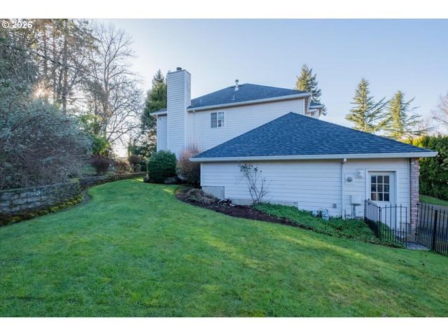 1235 Nw COUNTRYSIDE Ct, Mc Minnville, OR 97128