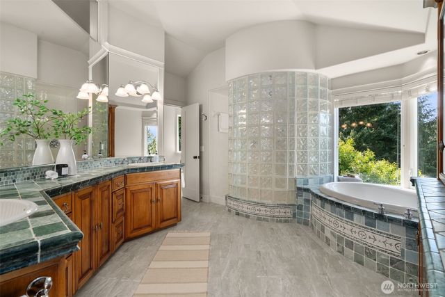 15889 25th Avenue SW, Burien, WA 98166