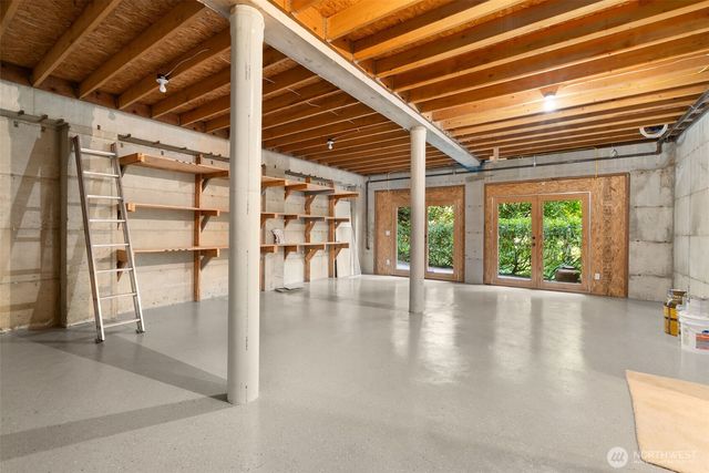 15889 25th Avenue SW, Burien, WA 98166
