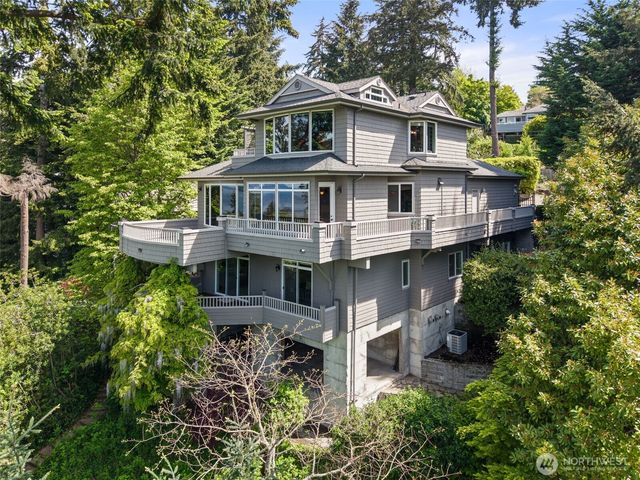 15889 25th Avenue SW, Burien, WA 98166
