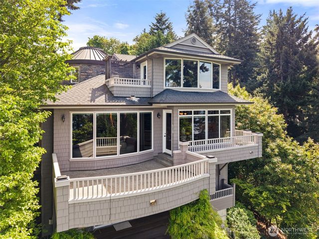15889 25th Avenue SW, Burien, WA 98166