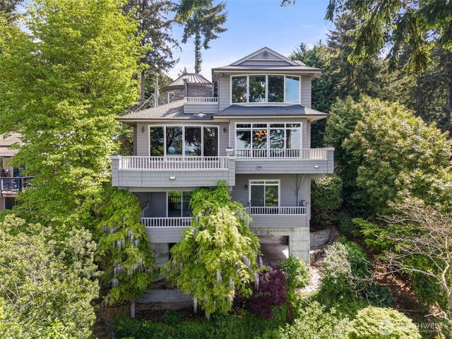 15889 25th Avenue SW, Burien, WA 98166