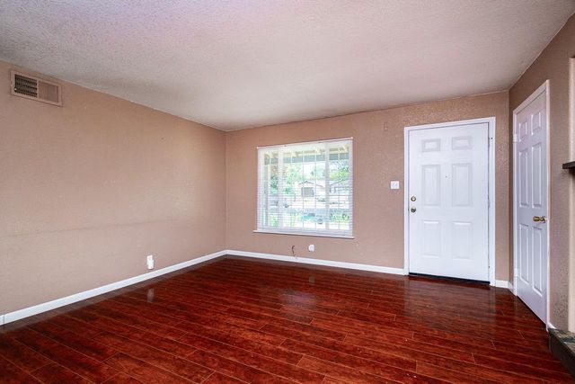 7610 Community Dr, Citrus Heights, CA 95610