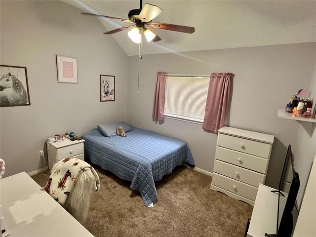 1806 Oak Wood Drive E, Pearland, TX 77581