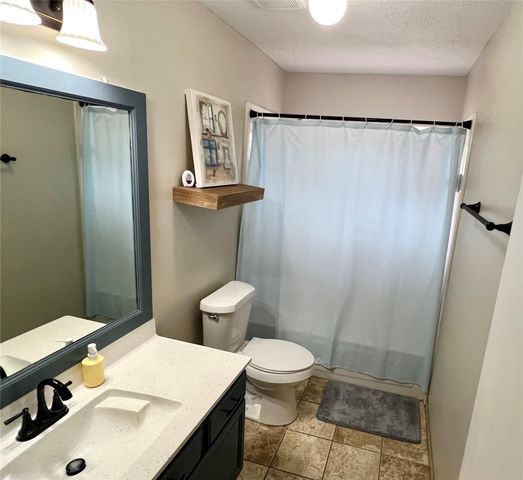 1806 Oak Wood Drive E, Pearland, TX 77581