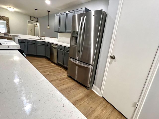 1806 Oak Wood Drive E, Pearland, TX 77581