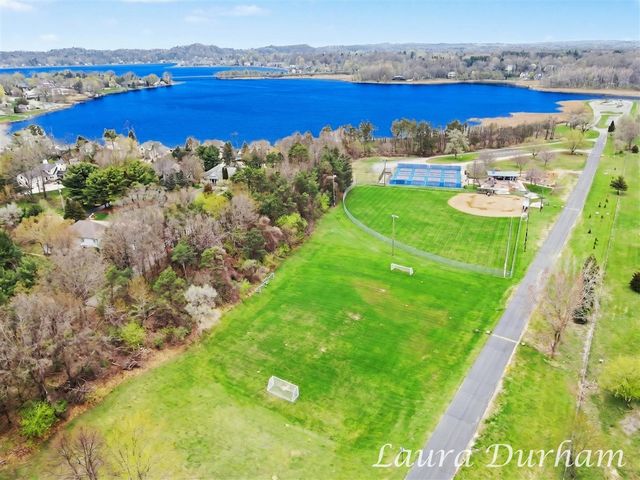 289 Crest, Douglas, MI 49406