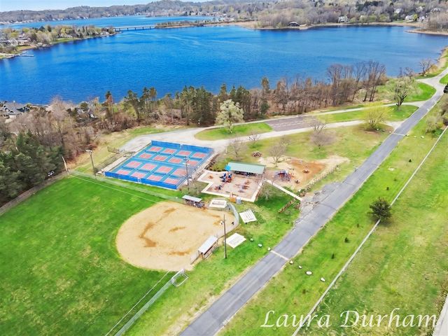 289 Crest, Douglas, MI 49406