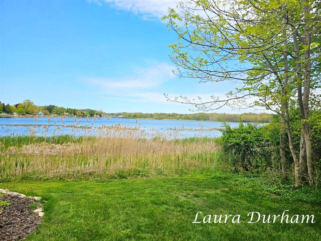 289 Crest, Douglas, MI 49406