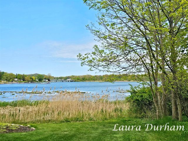 289 Crest, Douglas, MI 49406