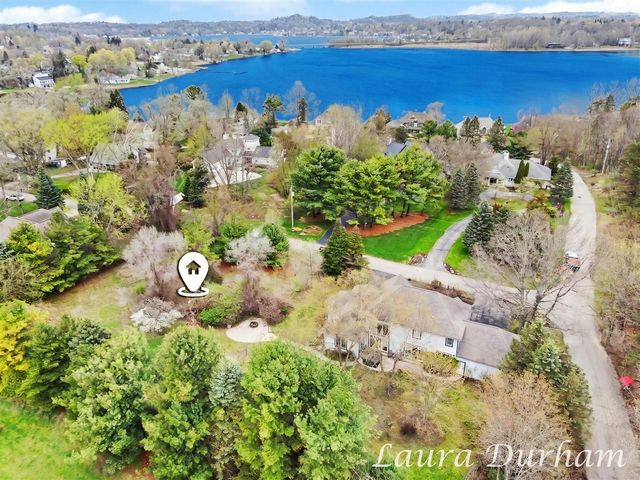 289 Crest, Douglas, MI 49406