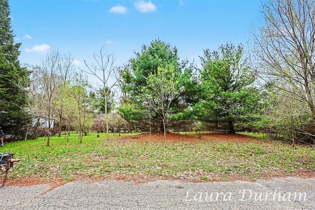 289 Crest, Douglas, MI 49406