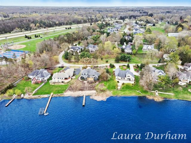 289 Crest, Douglas, MI 49406