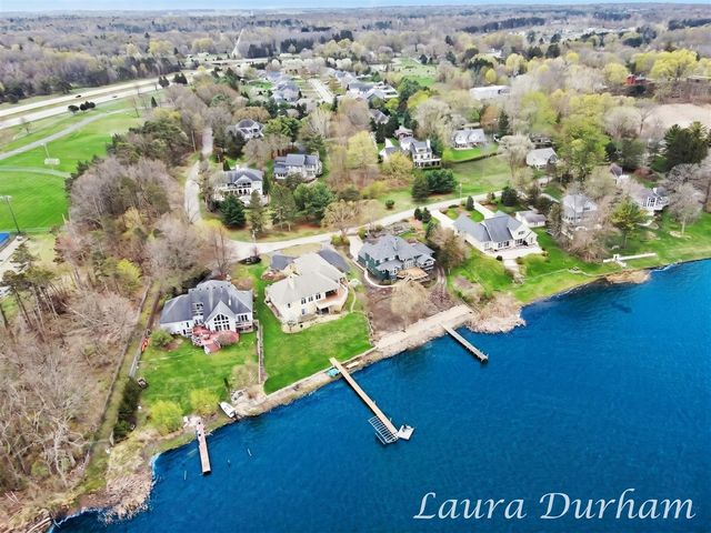 289 Crest, Douglas, MI 49406