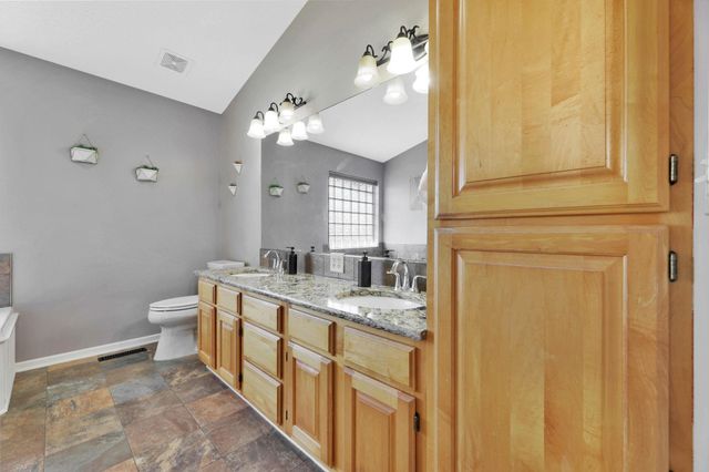 461 E Cheyenne Ct, Kechi, KS 67067