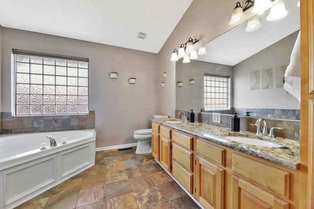 461 E Cheyenne Ct, Kechi, KS 67067