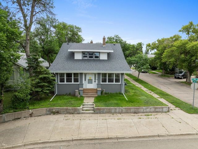 621 Main St S, Minot, ND 58701