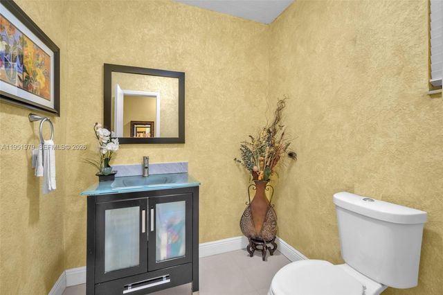 21424 NE 19th Ct, Miami, FL 33179