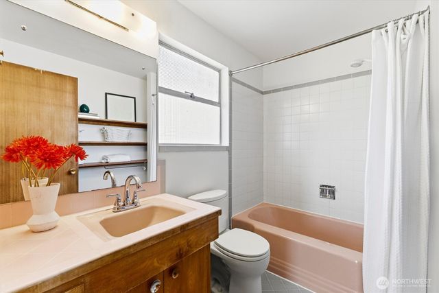 18014 58th Ave NE, Kenmore, WA 98028