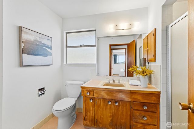 18014 58th Ave NE, Kenmore, WA 98028
